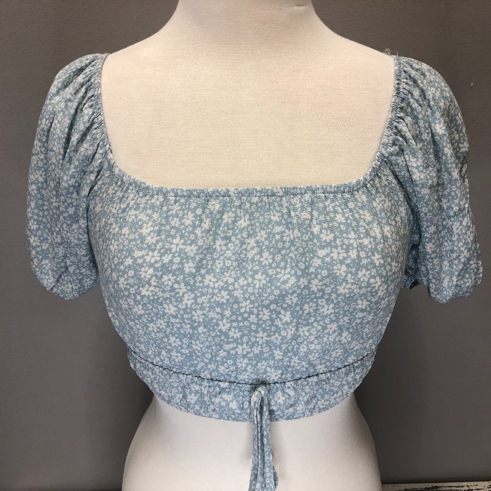 Le Lis Baby Blue Daisy Puff Sleave Crop Top - NWT